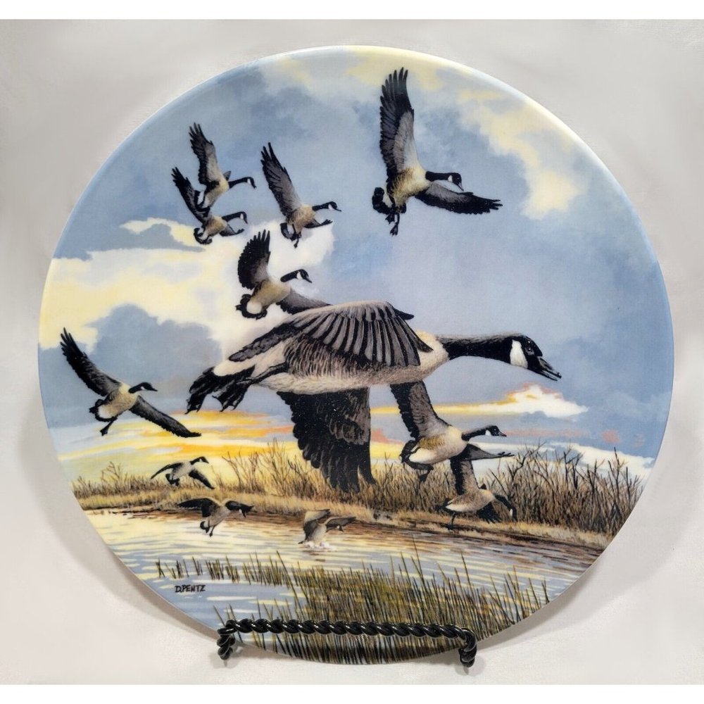 Donald Pentz Goose Plate The Landing Dominion 1986 China Collector Lodge Hanging